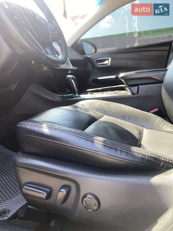 Седан Toyota Avalon 2015 в Мукачевому