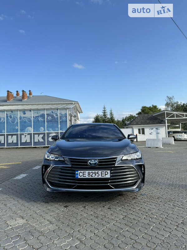 Седан Toyota Avalon 2019 в Черновцах