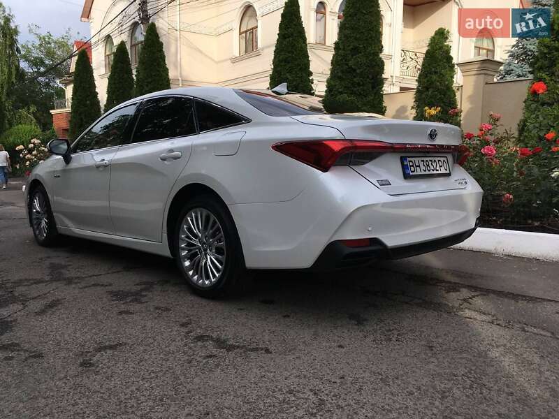 Седан Toyota Avalon 2019 в Одессе