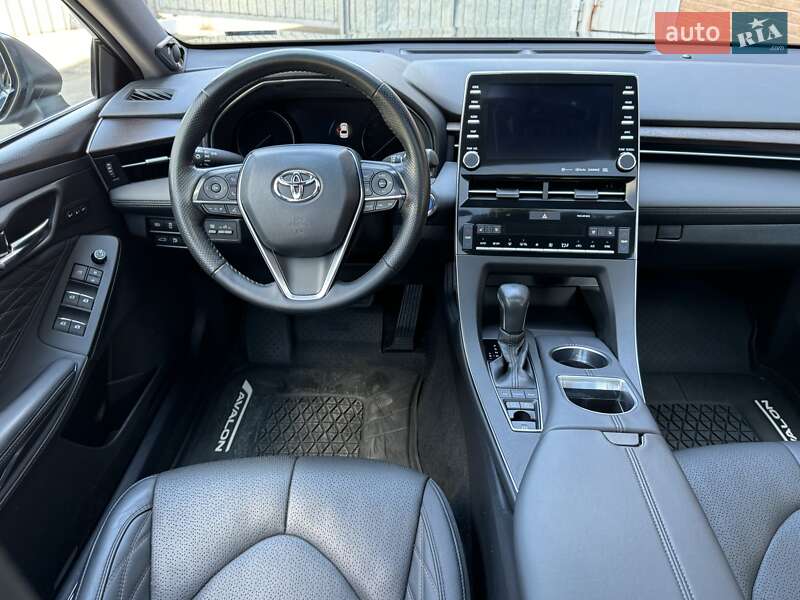 Седан Toyota Avalon 2020 в Одесі