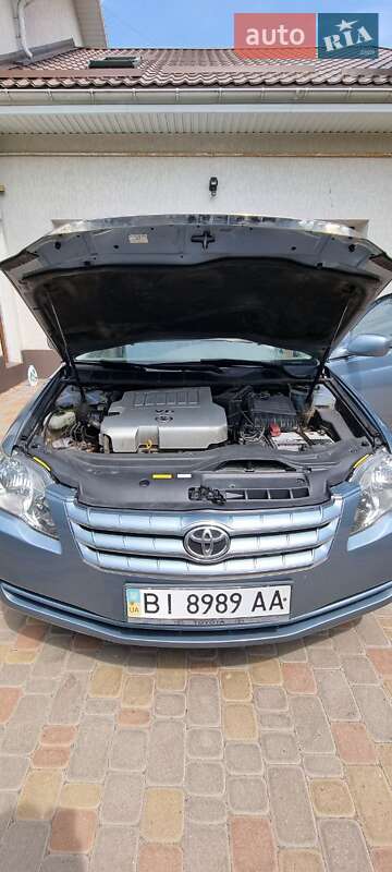 Седан Toyota Avalon 2005 в Полтаві