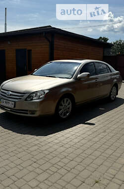 Седан Toyota Avalon 2006 в Киеве