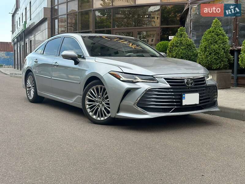 Седан Toyota Avalon 2018 в Одессе