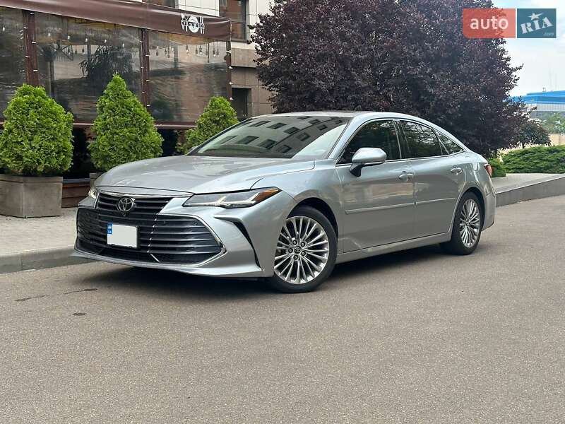 Седан Toyota Avalon 2018 в Одессе