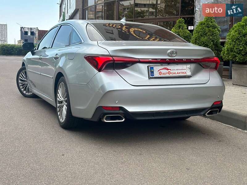 Седан Toyota Avalon 2018 в Одессе