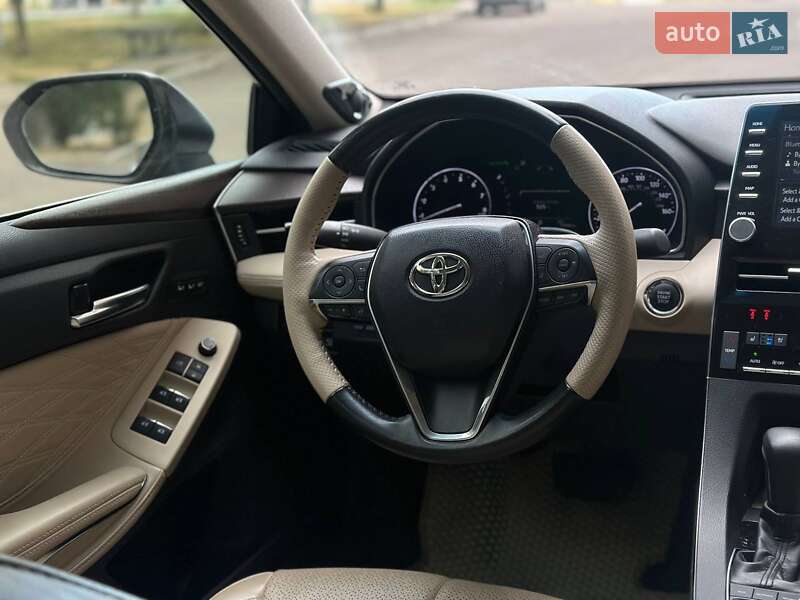 Седан Toyota Avalon 2018 в Одессе