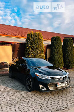 Седан Toyota Avalon 2013 в Зборові