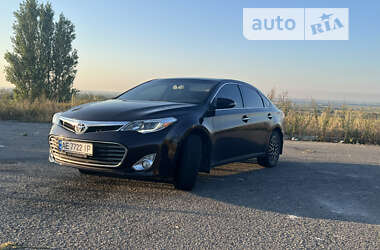 Седан Toyota Avalon 2013 в Дніпрі