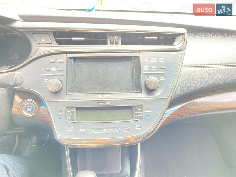 Седан Toyota Avalon 2014 в Виннице