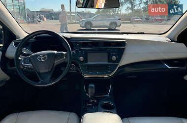 Седан Toyota Avalon 2015 в 