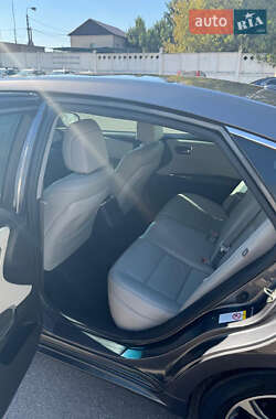 Седан Toyota Avalon 2015 в 