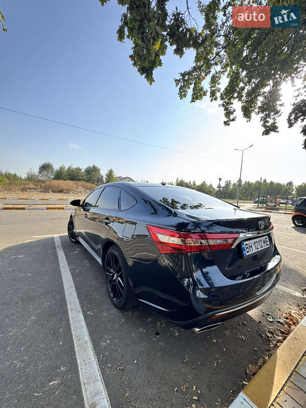 Седан Toyota Avalon 2016 в Киеве