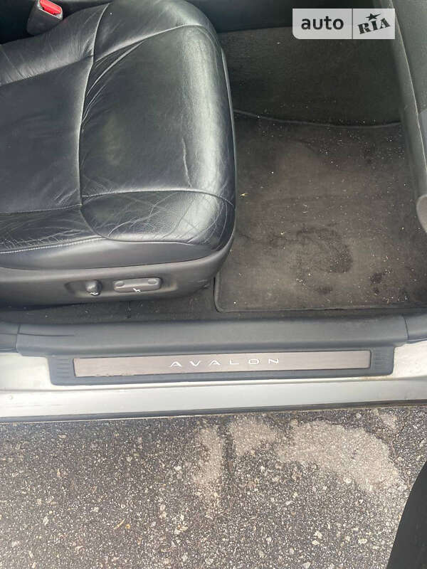 Седан Toyota Avalon 2005 в Виннице