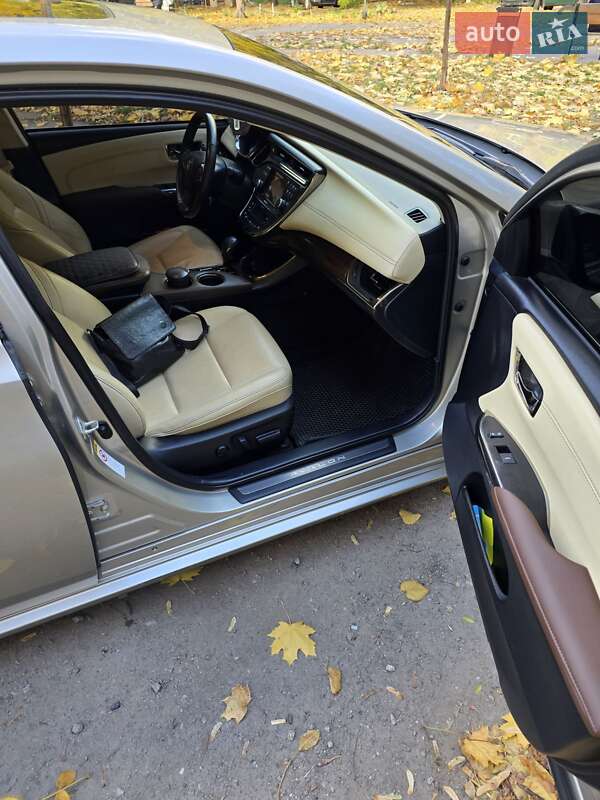 Седан Toyota Avalon 2013 в Днепре