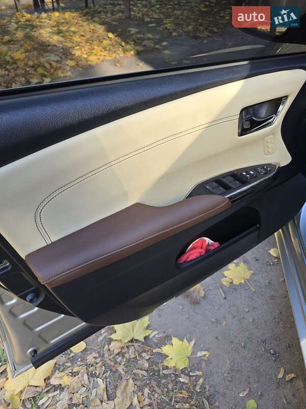 Седан Toyota Avalon 2013 в Днепре