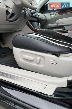Седан Toyota Avalon 2011 в 