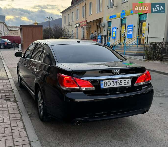 Седан Toyota Avalon 2011 в Косове