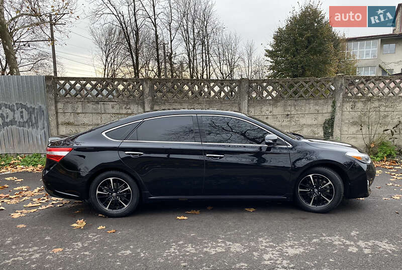 Седан Toyota Avalon 2013 в Бродах