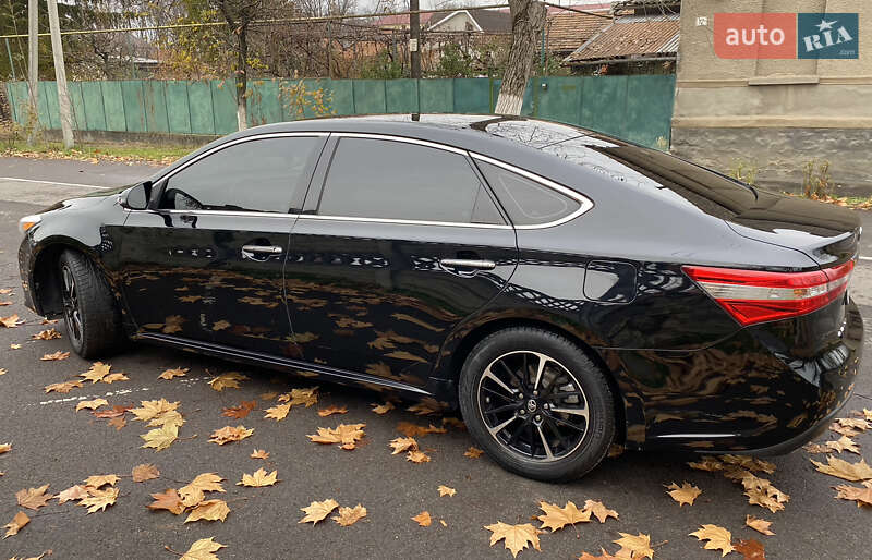 Седан Toyota Avalon 2013 в Бродах