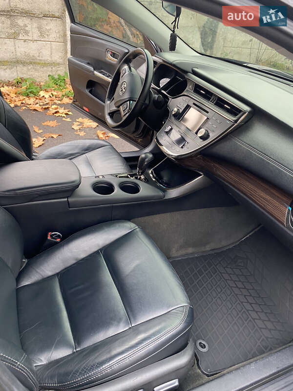 Седан Toyota Avalon 2013 в Бродах