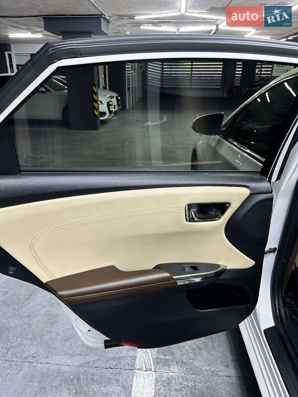 Седан Toyota Avalon 2016 в Одесі