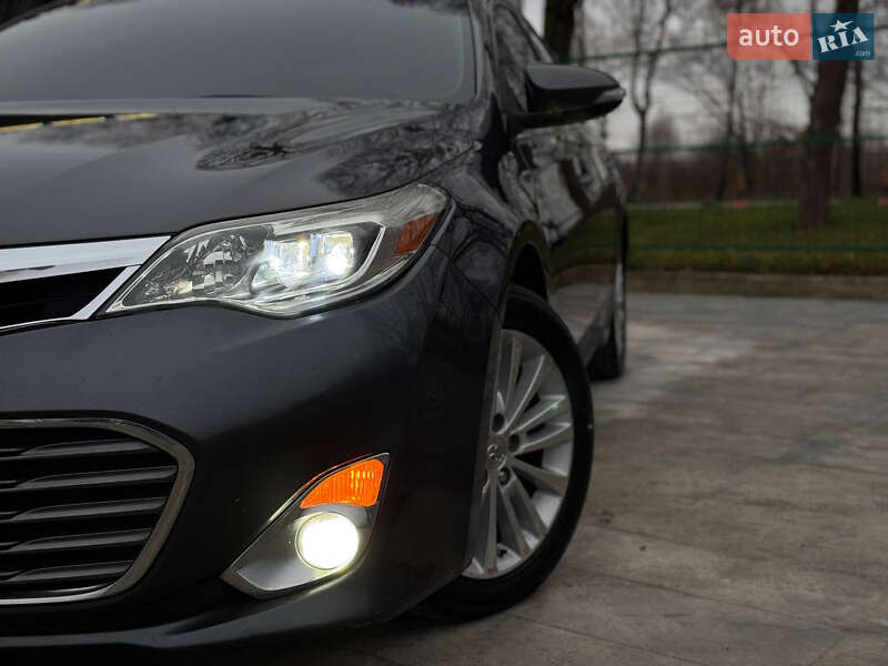 Седан Toyota Avalon 2013 в Ивано-Франковске