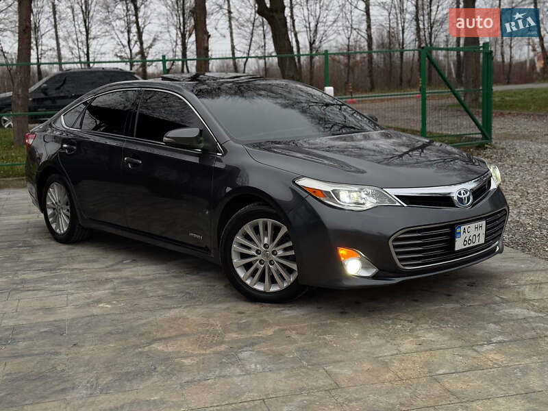 Седан Toyota Avalon 2013 в Ивано-Франковске