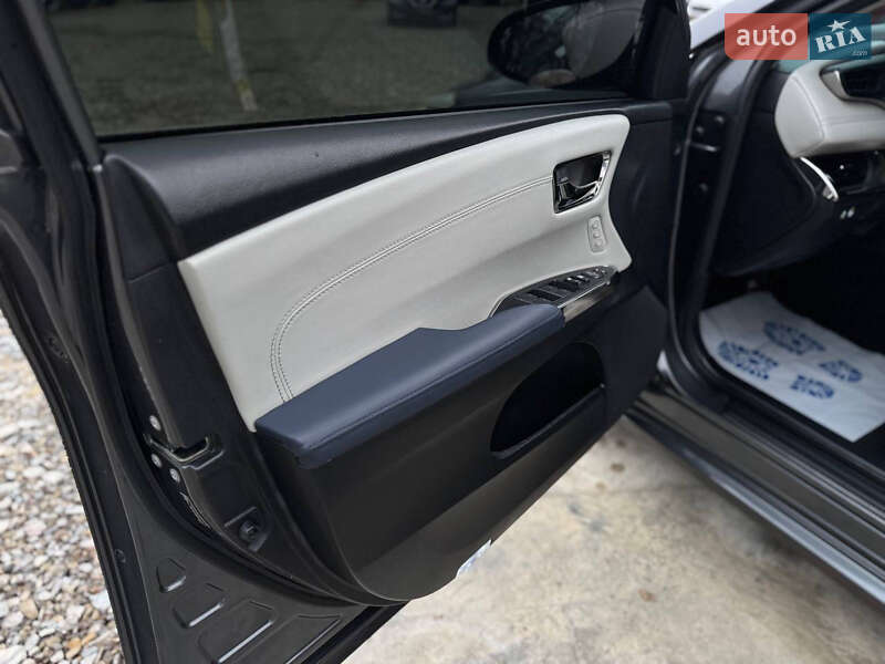 Седан Toyota Avalon 2013 в Ивано-Франковске