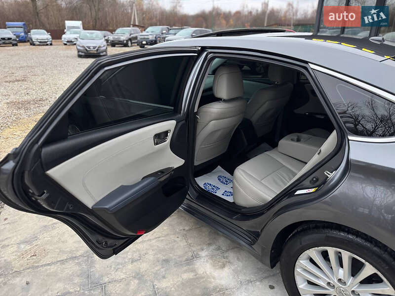 Седан Toyota Avalon 2013 в Ивано-Франковске