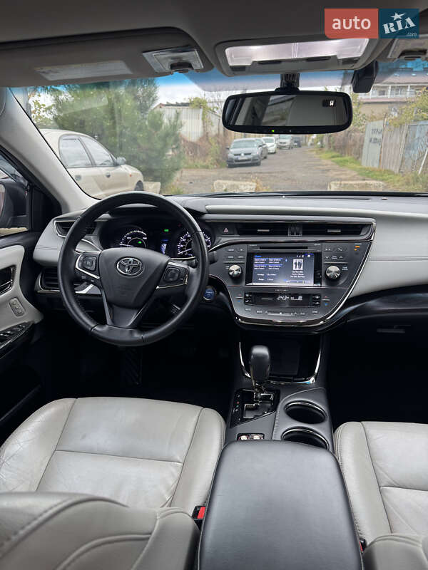 Седан Toyota Avalon 2015 в Чорноморську