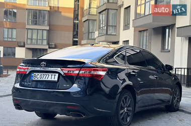 Седан Toyota Avalon 2015 в Львове