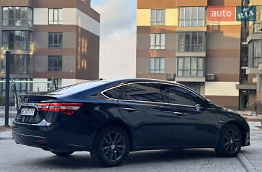 Седан Toyota Avalon 2015 в Львове