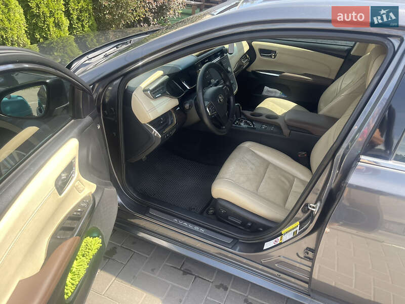 Седан Toyota Avalon 2013 в Виннице