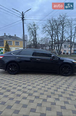 Седан Toyota Avalon 2013 в Киеве