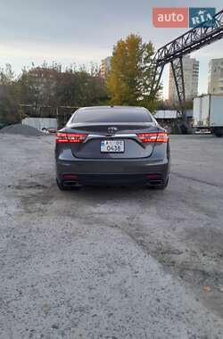 Седан Toyota Avalon 2015 в Киеве