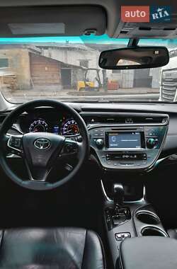 Седан Toyota Avalon 2015 в Киеве