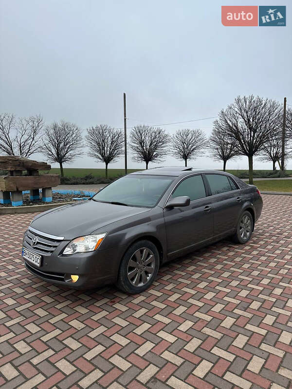 Седан Toyota Avalon 2006 в Татарбунарах