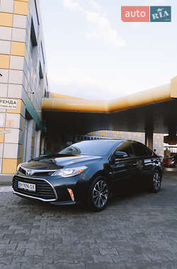 Седан Toyota Avalon 2015 в Житомирі