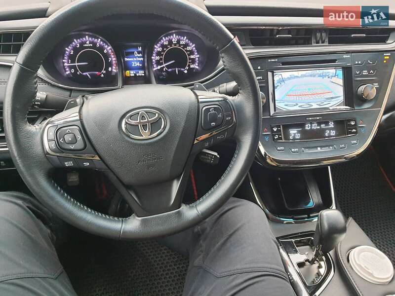 Седан Toyota Avalon 2018 в Хмельницькому