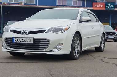 Седан Toyota Avalon 2015 в Киеве