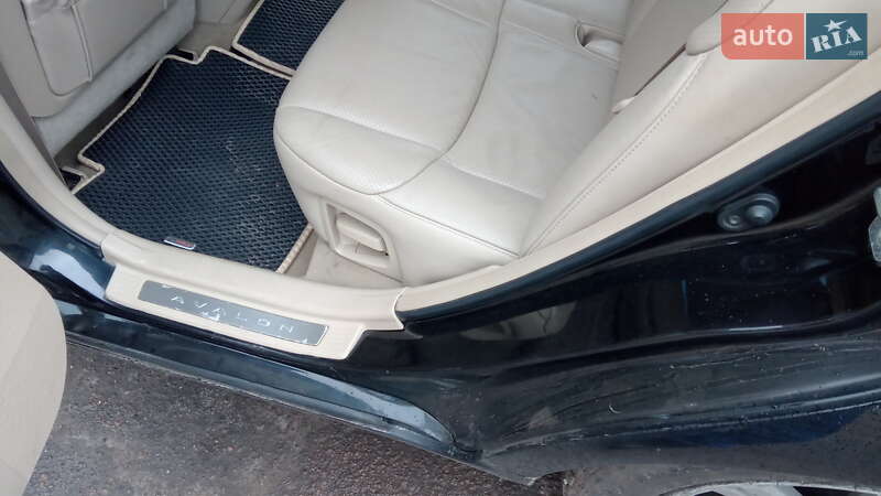 Седан Toyota Avalon 2007 в Ківерцях