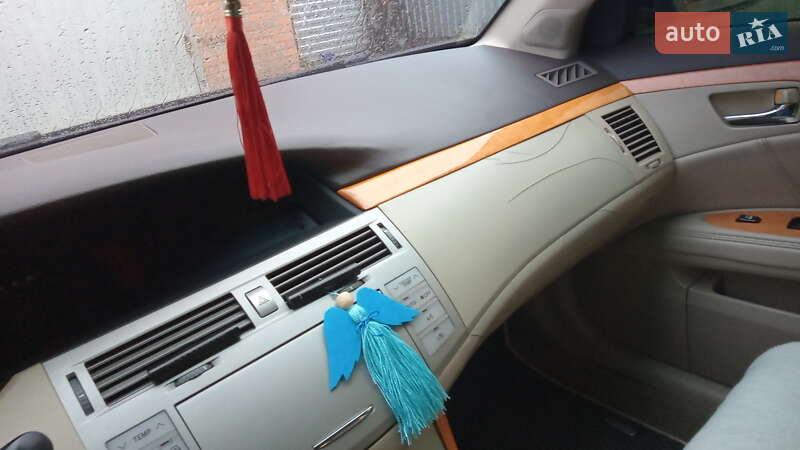 Седан Toyota Avalon 2007 в Ківерцях