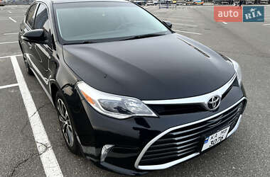 Седан Toyota Avalon 2015 в Киеве