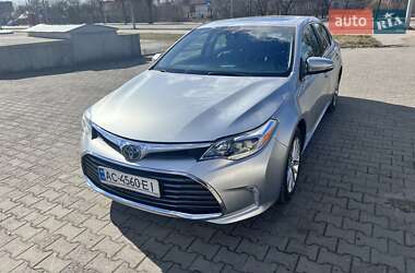 Седан Toyota Avalon 2017 в Луцьку