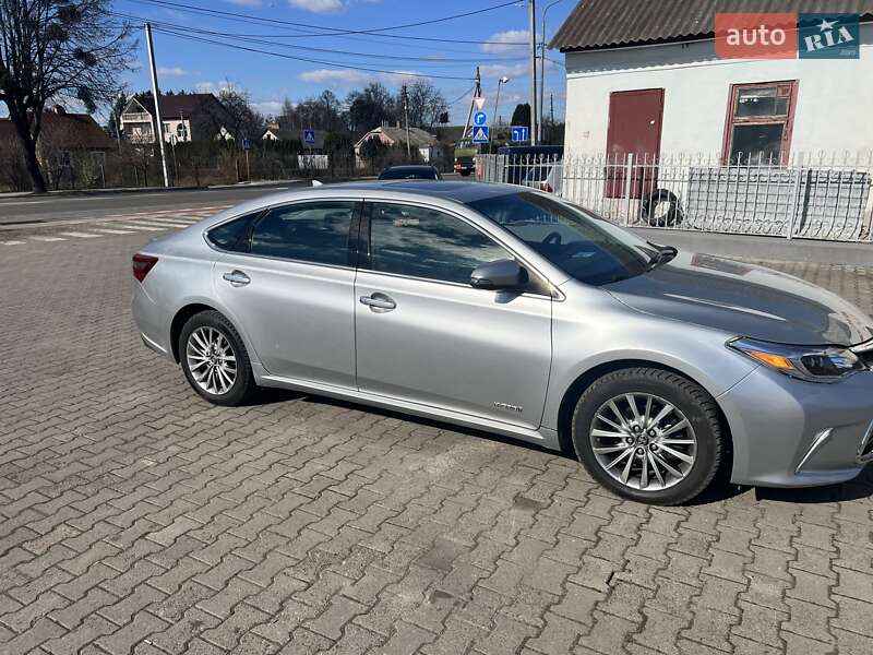 Седан Toyota Avalon 2017 в Луцьку