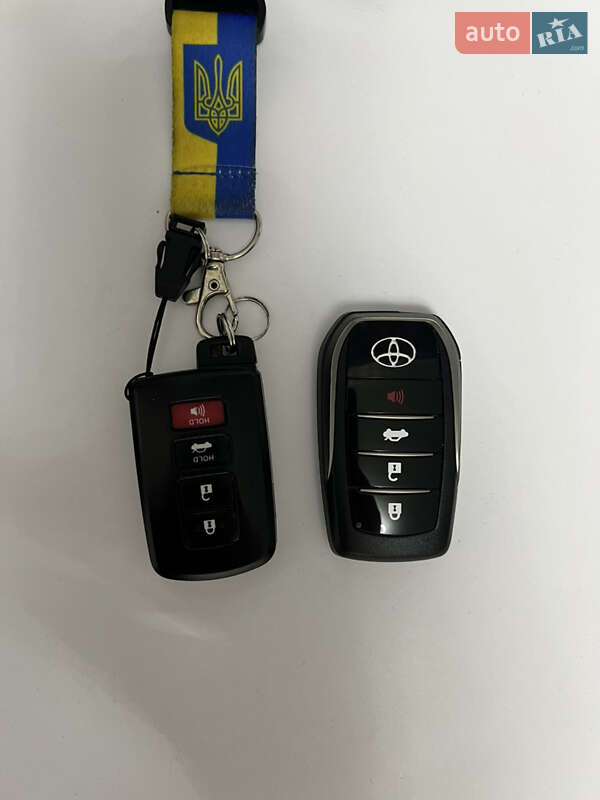 Седан Toyota Avalon 2017 в Луцьку