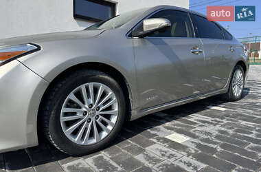 Седан Toyota Avalon 2014 в 