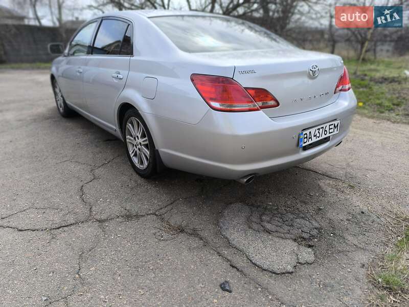 Седан Toyota Avalon 2006 в Добровеличковке