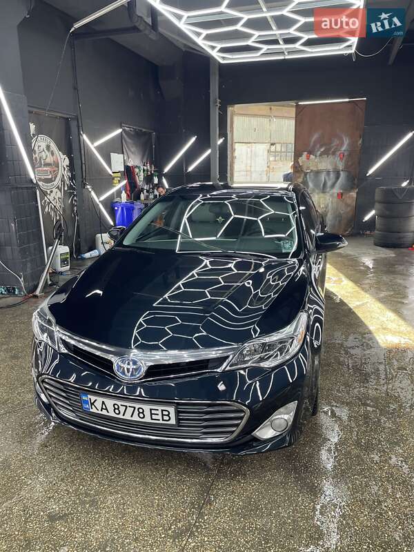 Седан Toyota Avalon 2015 в 