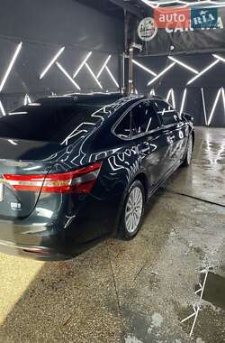Седан Toyota Avalon 2015 в 